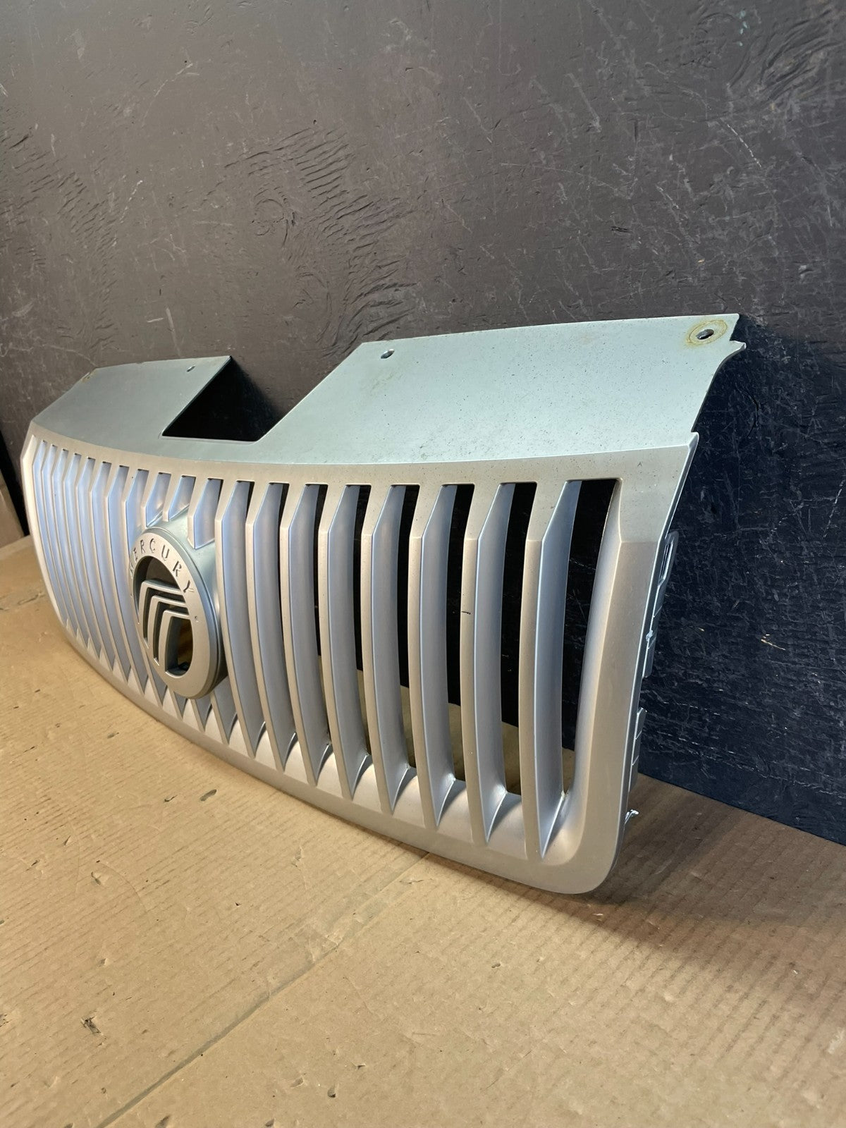 2006 2007 2008 2009 Mercury Milan Front Upper Chrome Trim Grille AE37861
