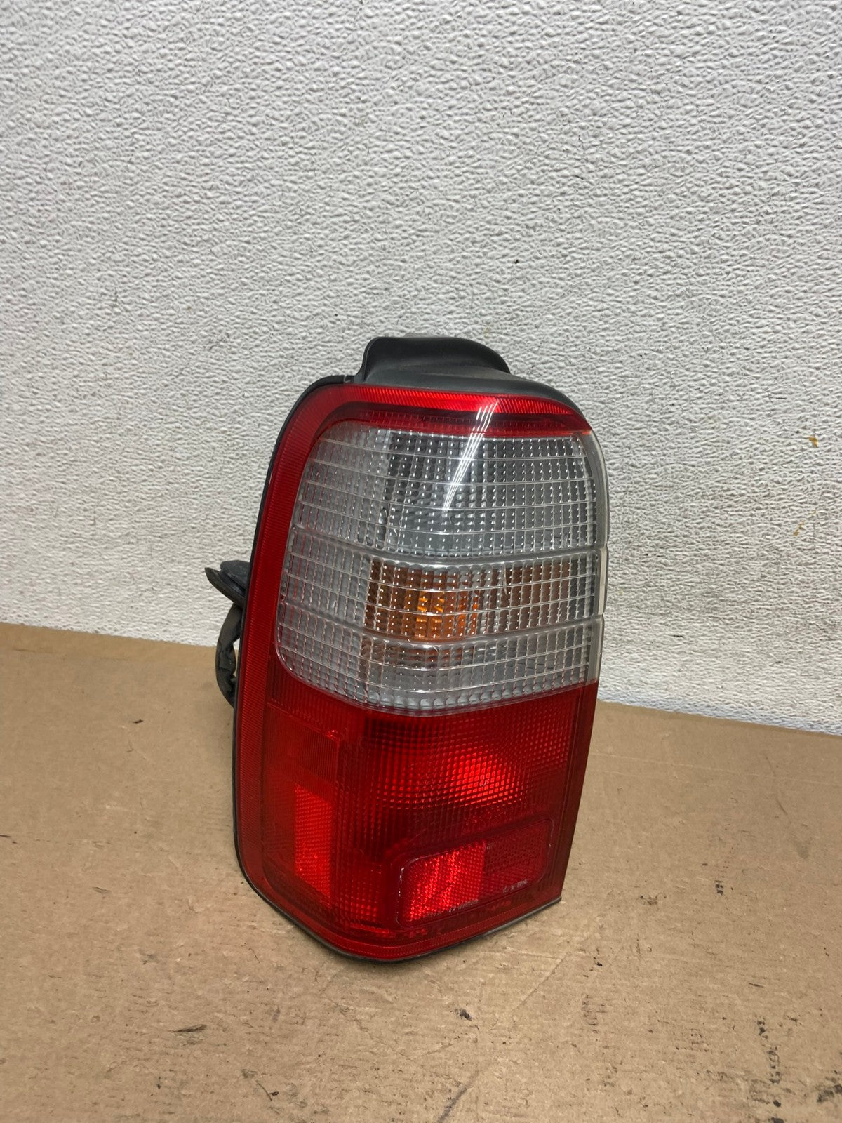 1996 to 2000 Toyota 4Runner Left Driver LH Side Tail Light AF5104 LK0