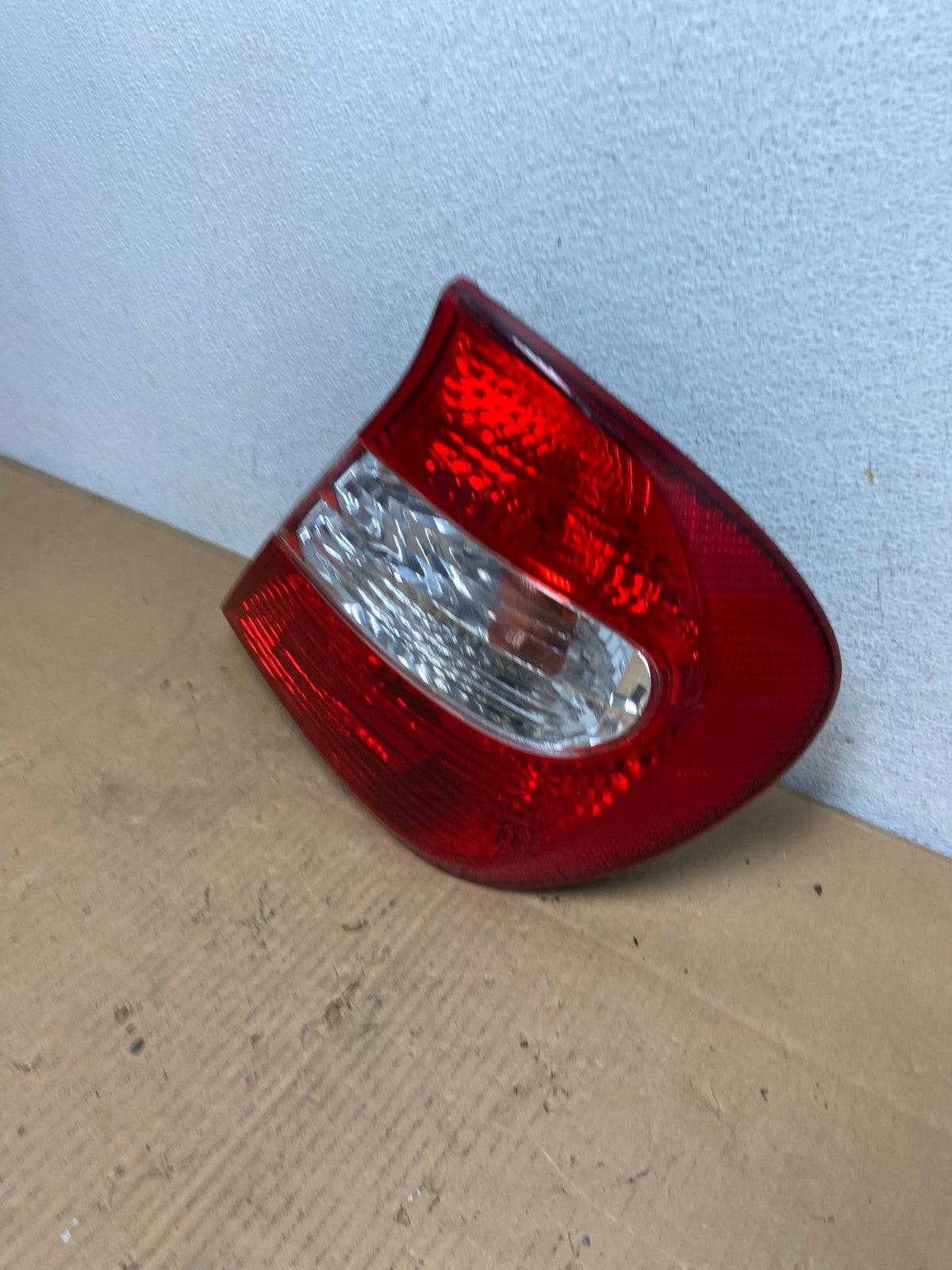 2002 2003 2004 Toyota Camry Tail Light Right Passenger Rh Side AD0965 LK1
