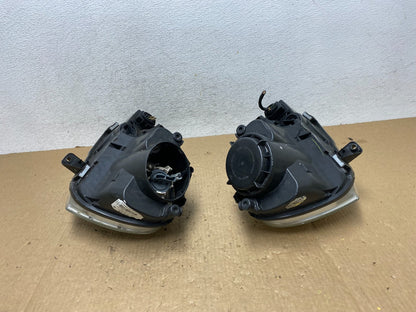 2005 to 2010 Volkswagen Jetta Left+Right Side Headlights Halogen AF9869 DW9