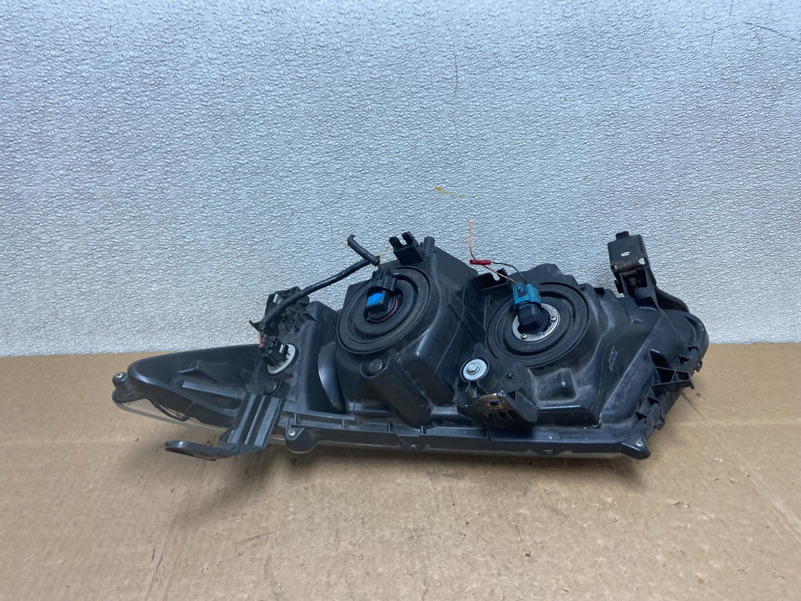2011 to 2013 Honda Odyssey Front Right Passenger Headlight Halogen Y8801 DW5
