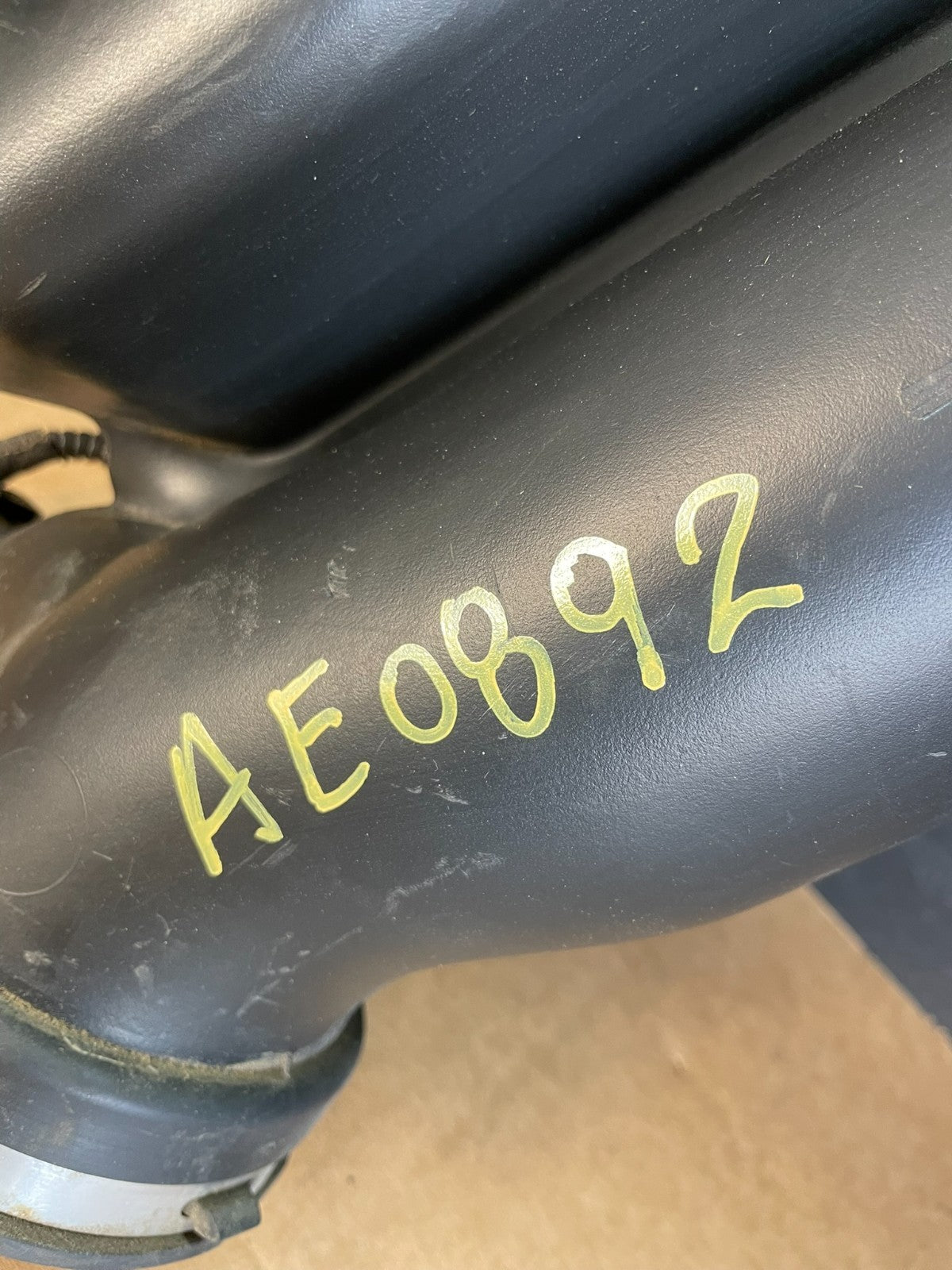 2011 - 2013 Dodge Durango 3.6L Resonator Air Intake Tube AE0892 DG6