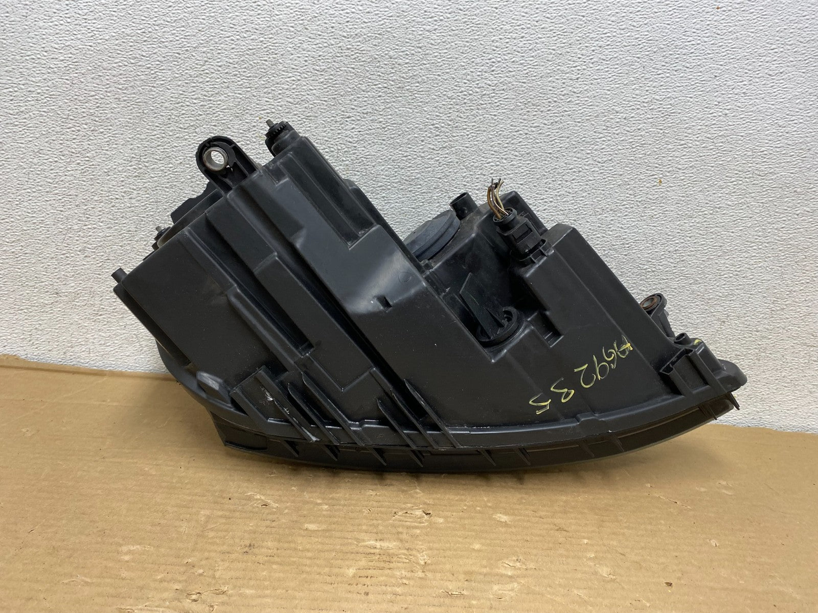 2011 to 2014 Volkswagen Jetta Left Driver LH Headlight Halogen TYC AG9235 DW7