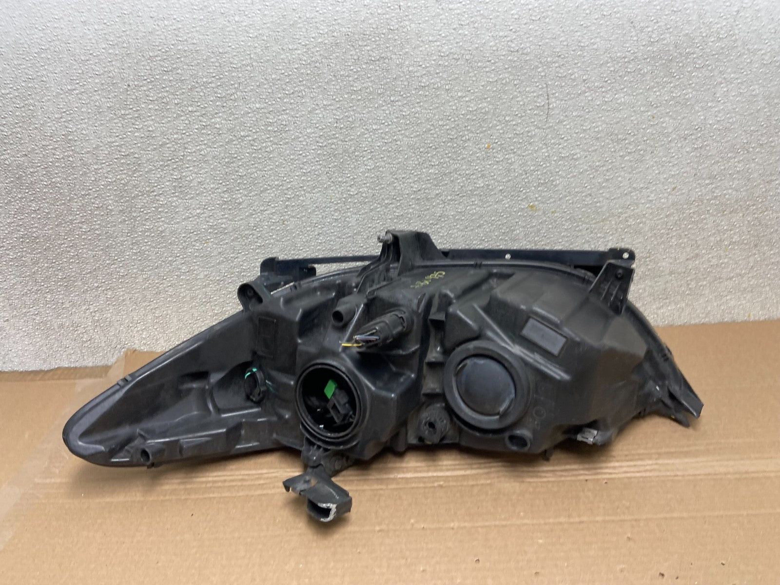 2013 to 2016 Ford Fusion Right Passenger Rh Side Headlight AB0975 DW6