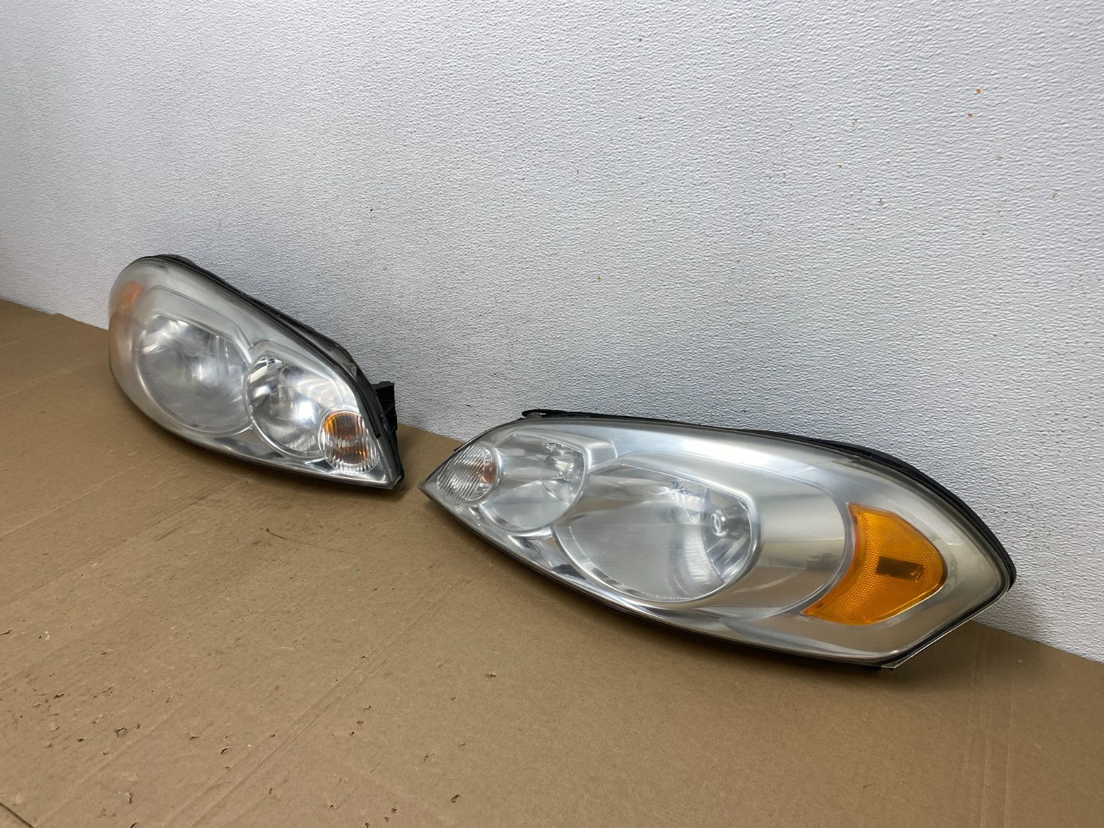 2006 - 2013 Chevrolet Impala Left+Right Set Headlights Halogen AC5642 DW1