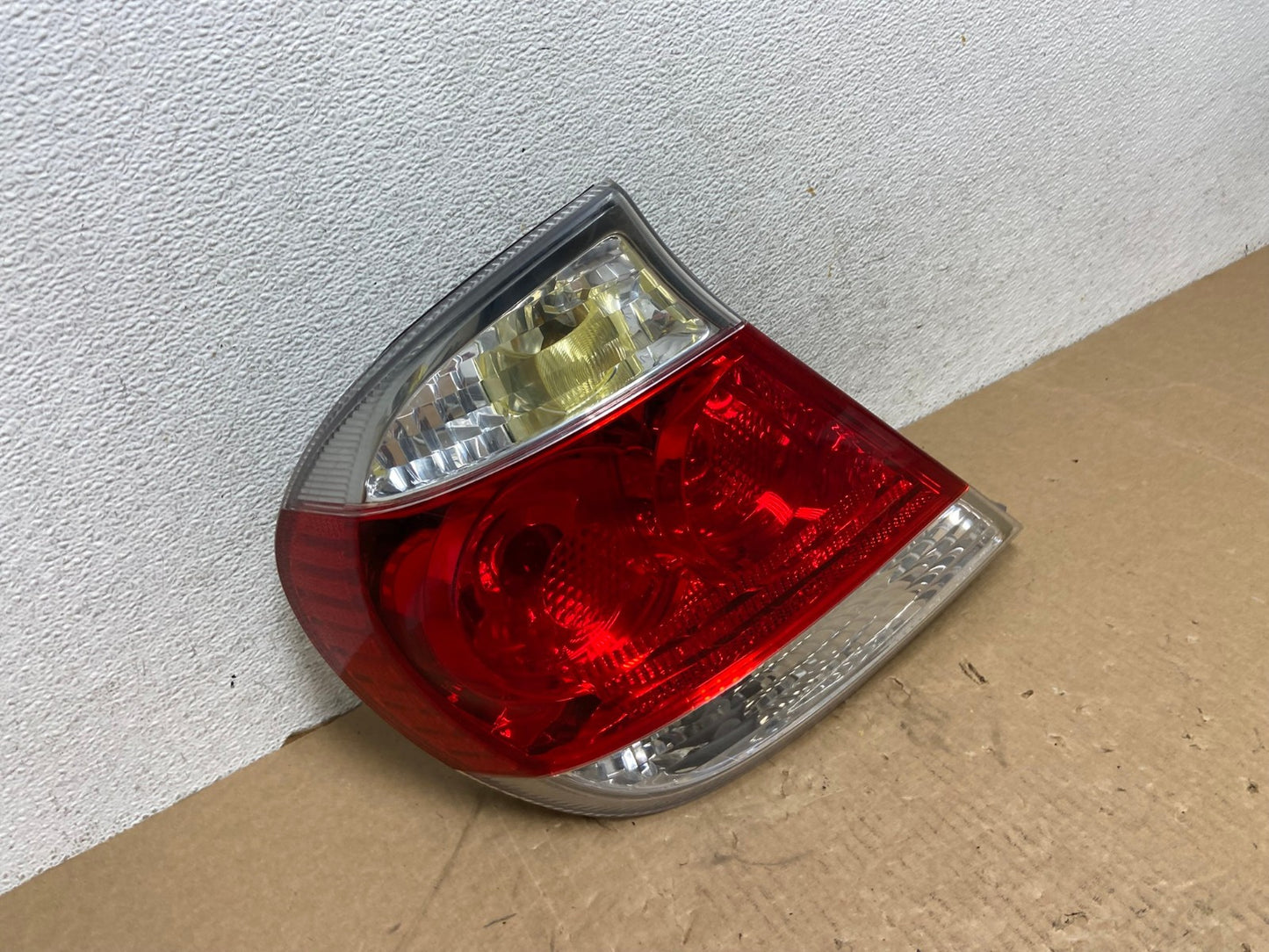 2005 to 2006 Toyota Camry Tail Light Left Driver Lh Side AG0508 LK2