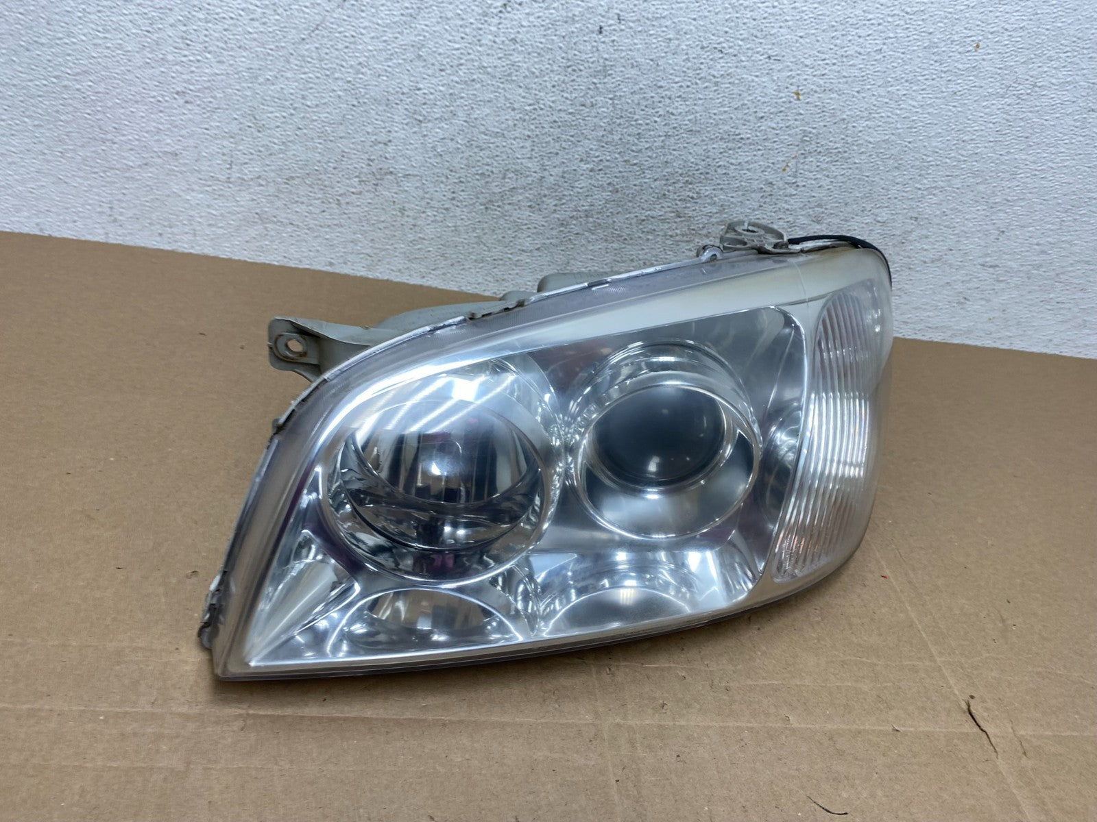 2004 2005 Hyundai XG350 XG Left Driver LH Headlight Halogen AE4947 DW2