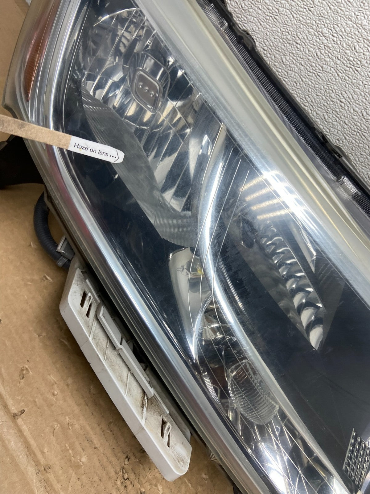 2013 to 2016 Nissan Pathfinder Right Passenger RH Side Headlight OEM AB4612 DW4