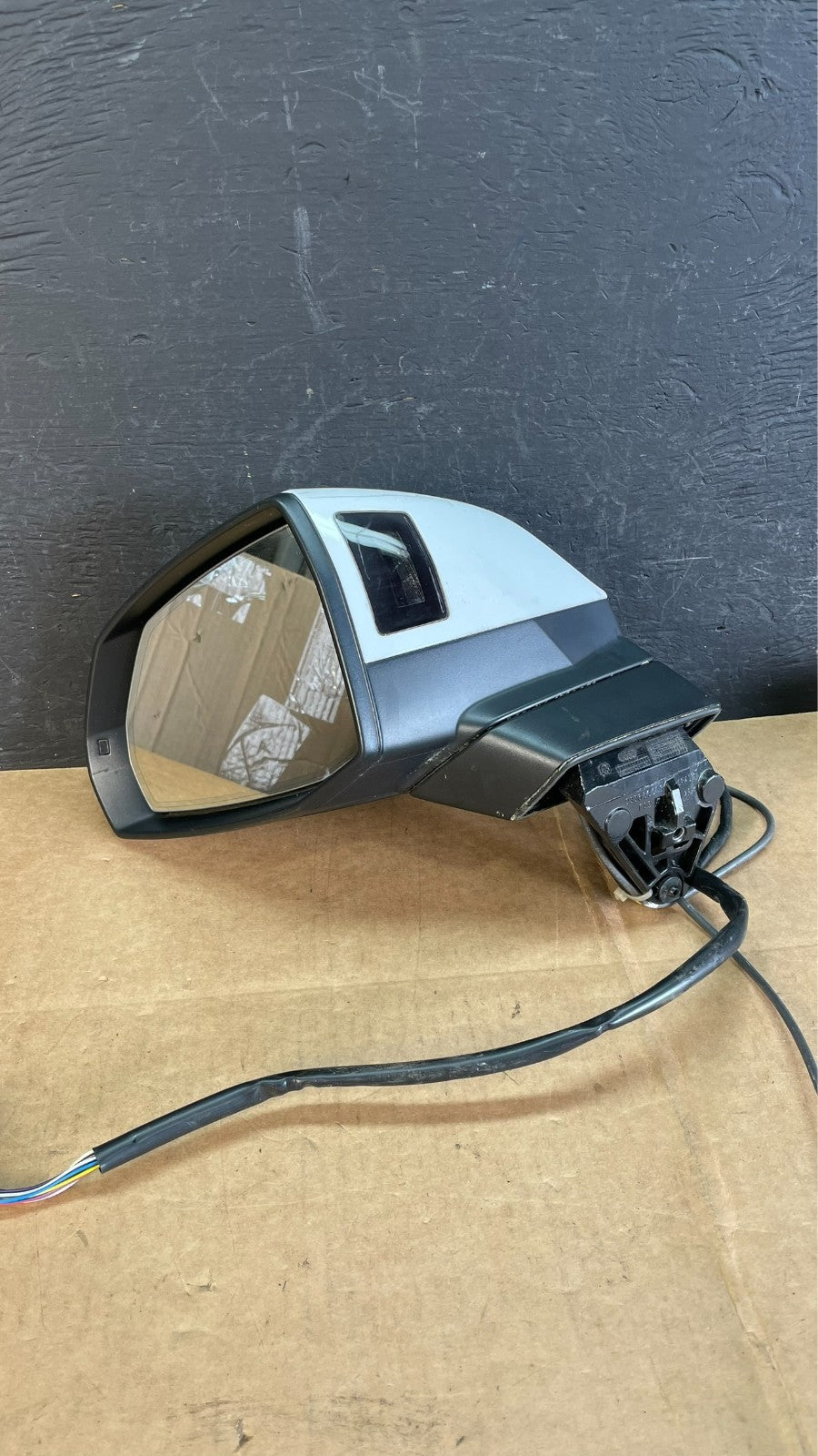 2017 to 2019 Audi Q7 Left Driver Lh Side View Door Mirror AE0904 DG2