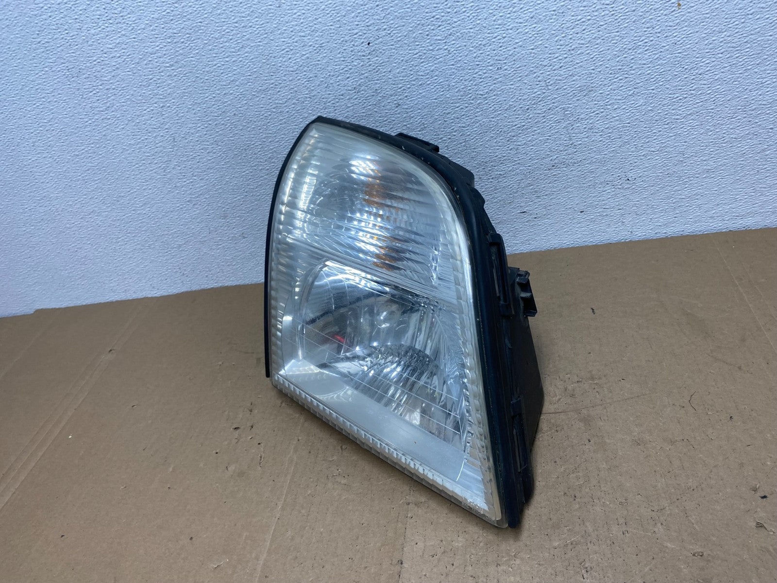 2002-2005 Mercury Mountaineer Right Passenger Halogen Headlight AC5756 DW1