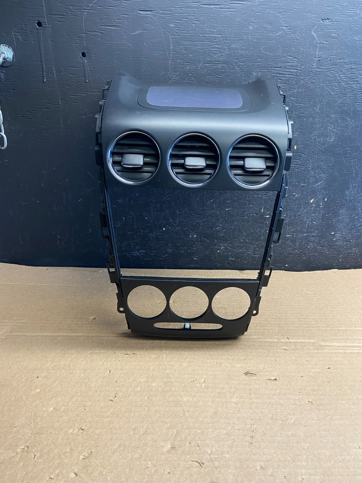 2010 2011 2012 Mazda CX-7 Center Dash Radio Bezel Trim AF2501 DG0
