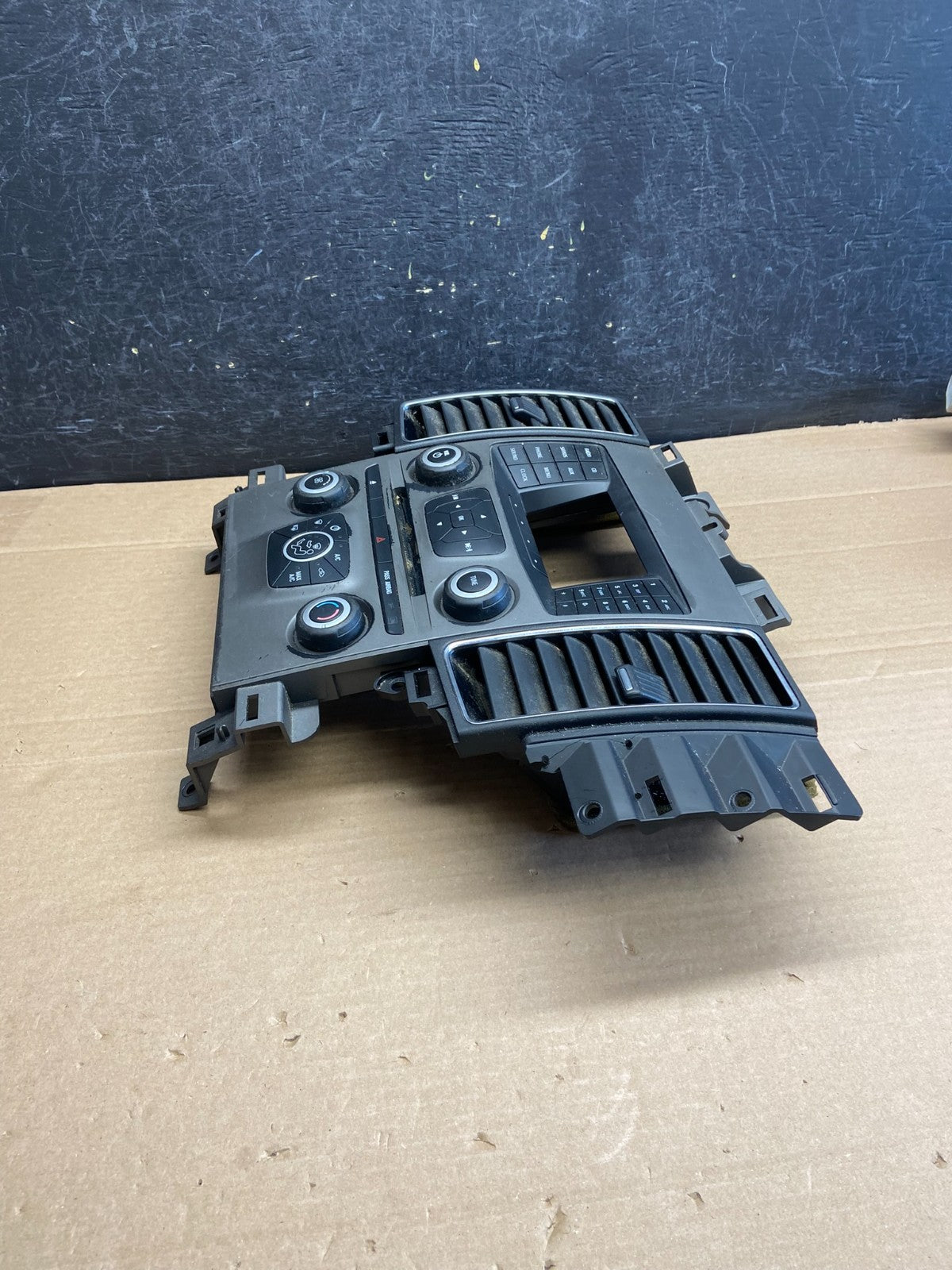 2010-2012 Ford Taurus Front Center Console Climate Radio Control Panel AG5060 DG3