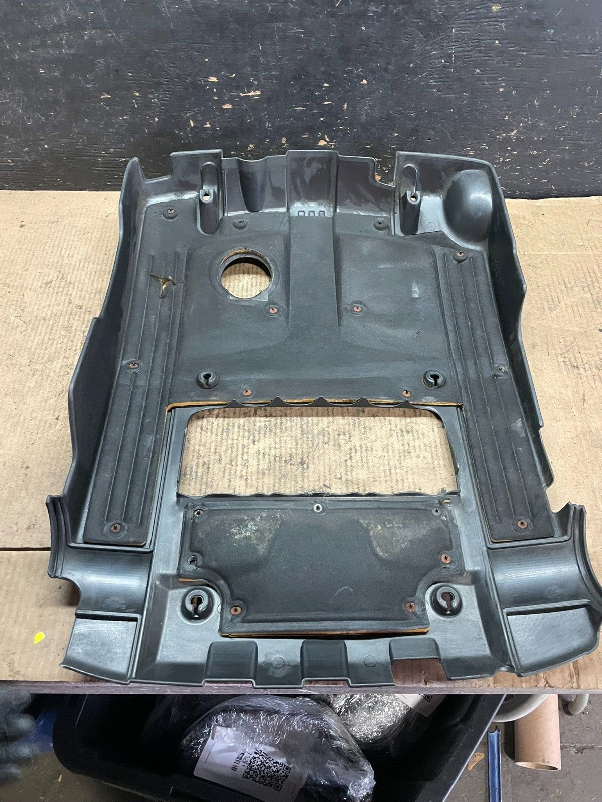 2001 to 2005 Hyundai XG350 V6 Engine Motor Cover T2588 DG5