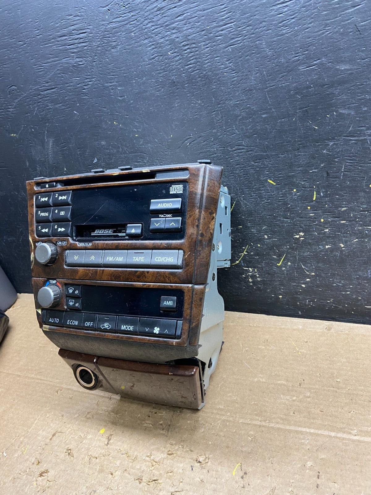 2000 to 2001 Infiniti i30 Bose Radio AM/FM Casette Climate Control x1083 DG5