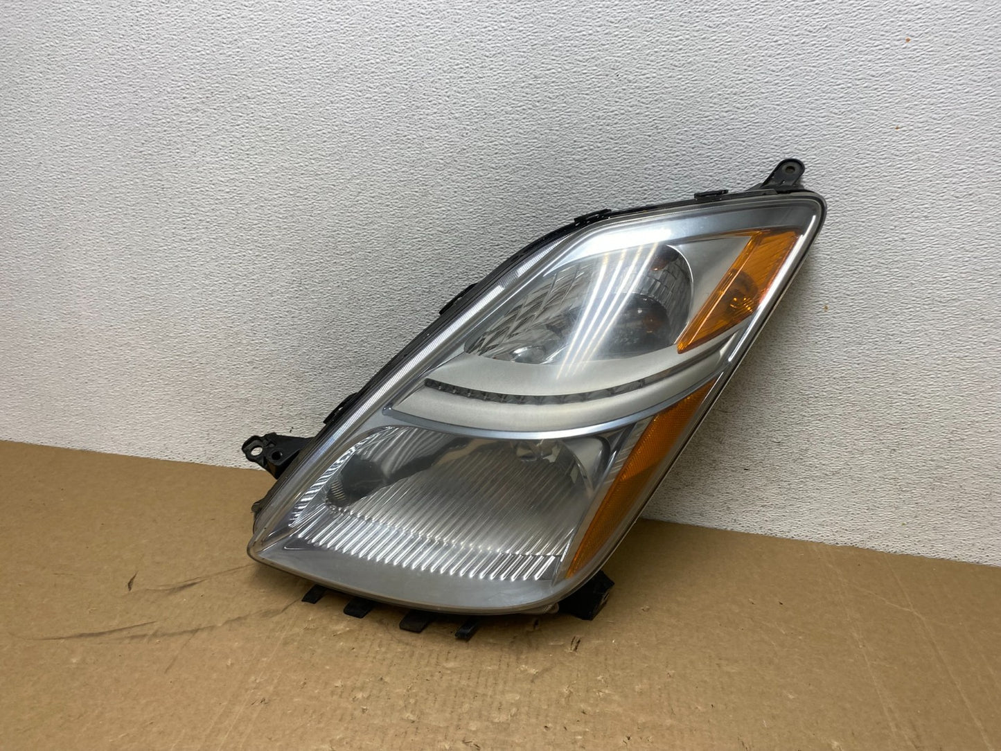2006-2009 Toyota Prius Left Driver LH Side Blue Headlight Halogen AG0483 DW0