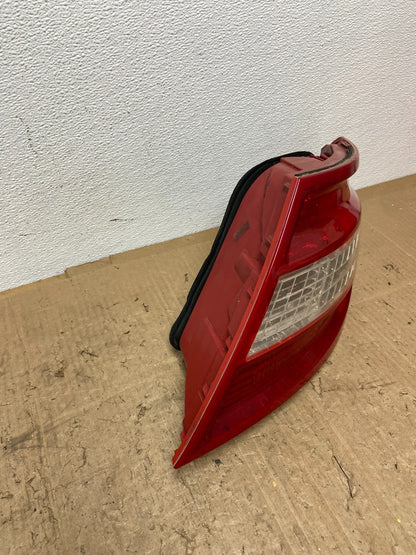 2008 - 2011 Mercedes C-Class Right Passenger RH LED Tail Light OEM AC0265 DW1