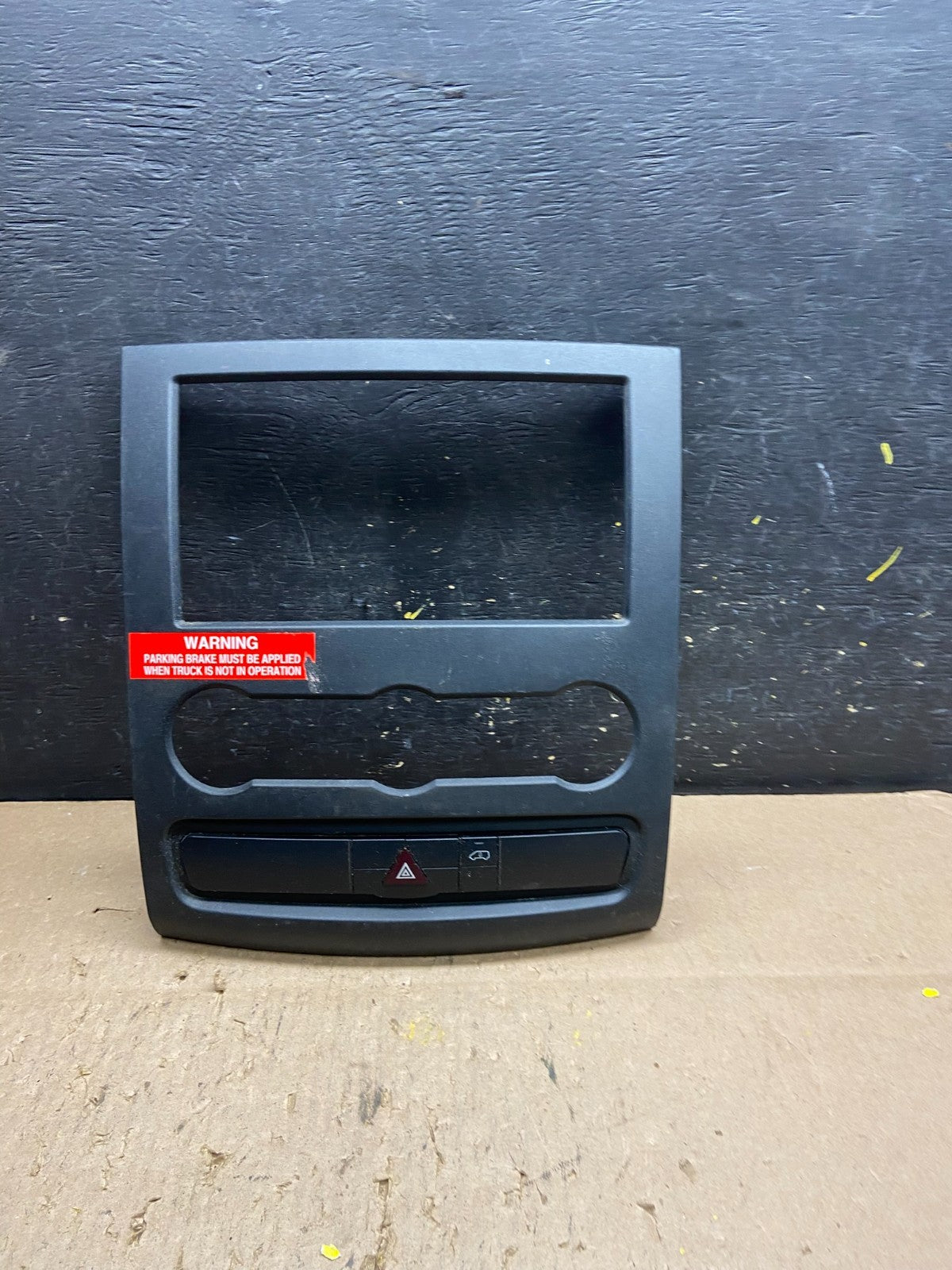 2007-2018 Mercedes Dodge Sprinter Center Console Radio Instrument Panel t6203 DG0
