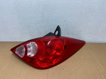 2007 - 2012 Nissan Versa Hatchback Right Passenger Side Tail Light AD0722 LK0
