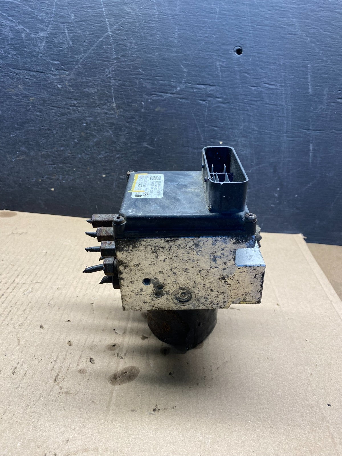 2011 - 2014 Ford E250 E350 Van ABS Anti Lock Brake Pump Module AH3204 DG2