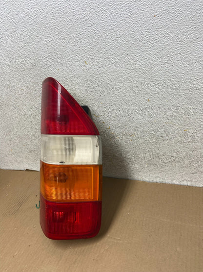 2002-2006 Mercedes Dodge Sprinter Right Passenger Rh Tail Light AH2993 DG2