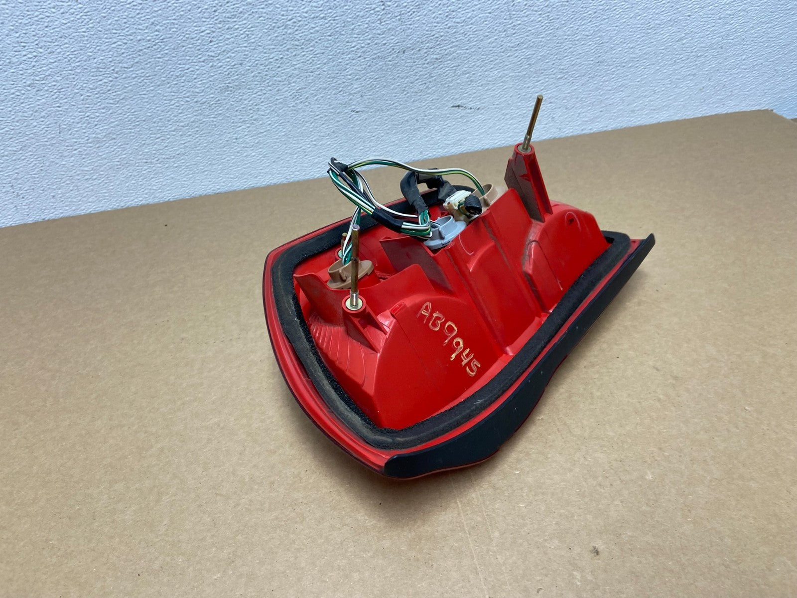 2001 2002 2003 Toyota Rav4 Left Driver LH Side Tail Light OEM AB9945 DW4