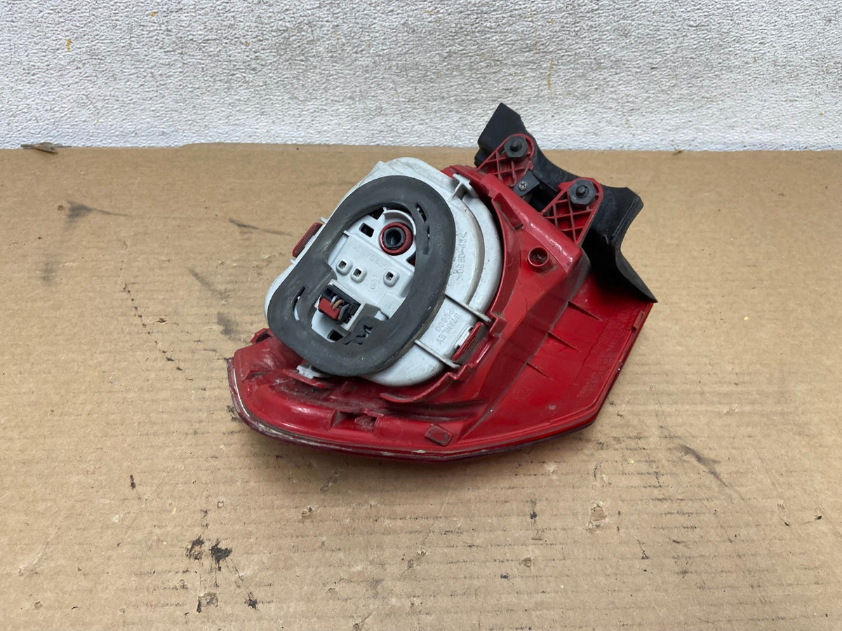 2012 to 2015 Volkswagen Passat Left Driver Lh Side Tail light AH4277 LK5