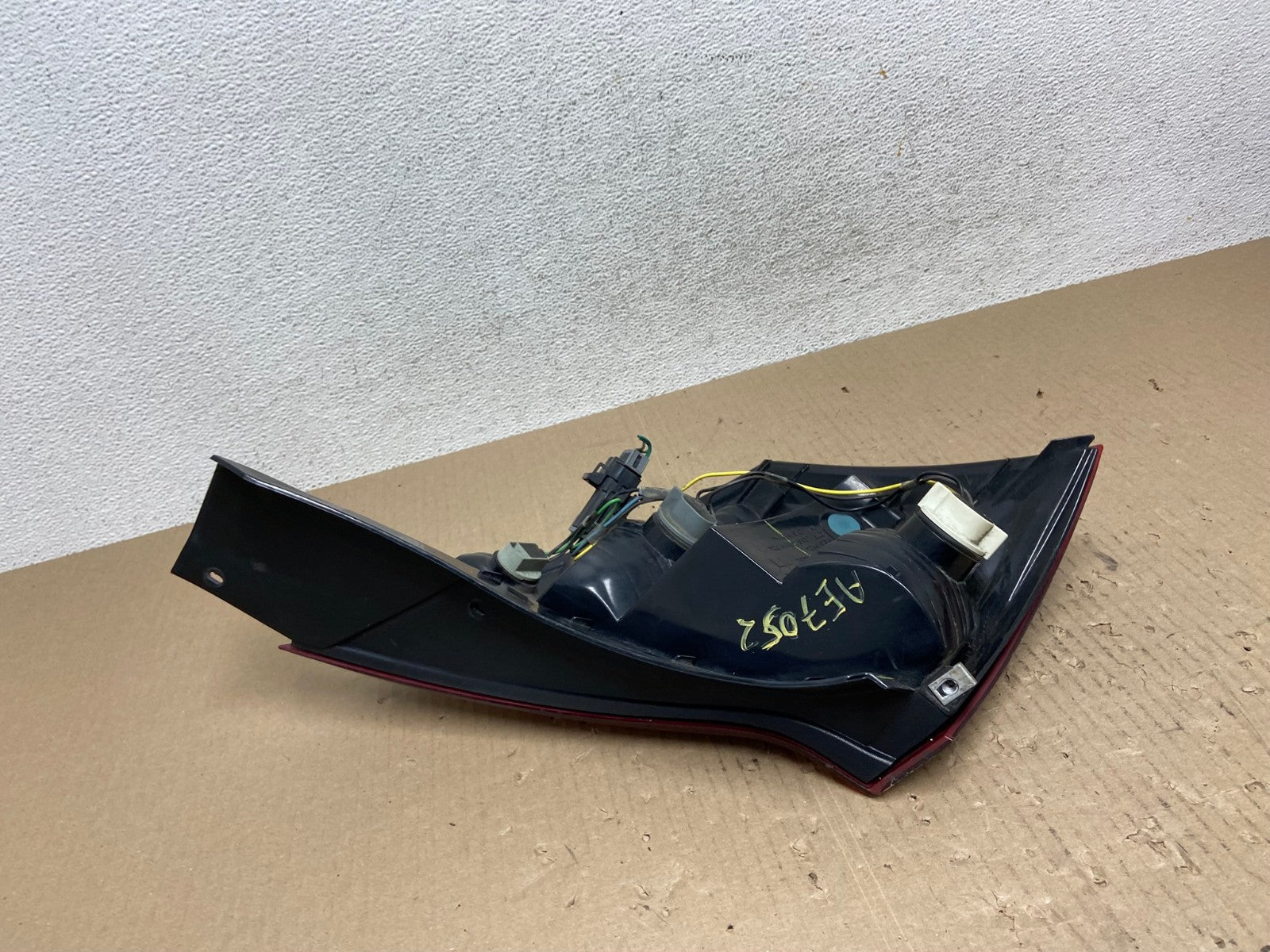 2003-2007 Saturn Ion Passenger Right RH Side Tail Light Tail Light AE7052 LK4