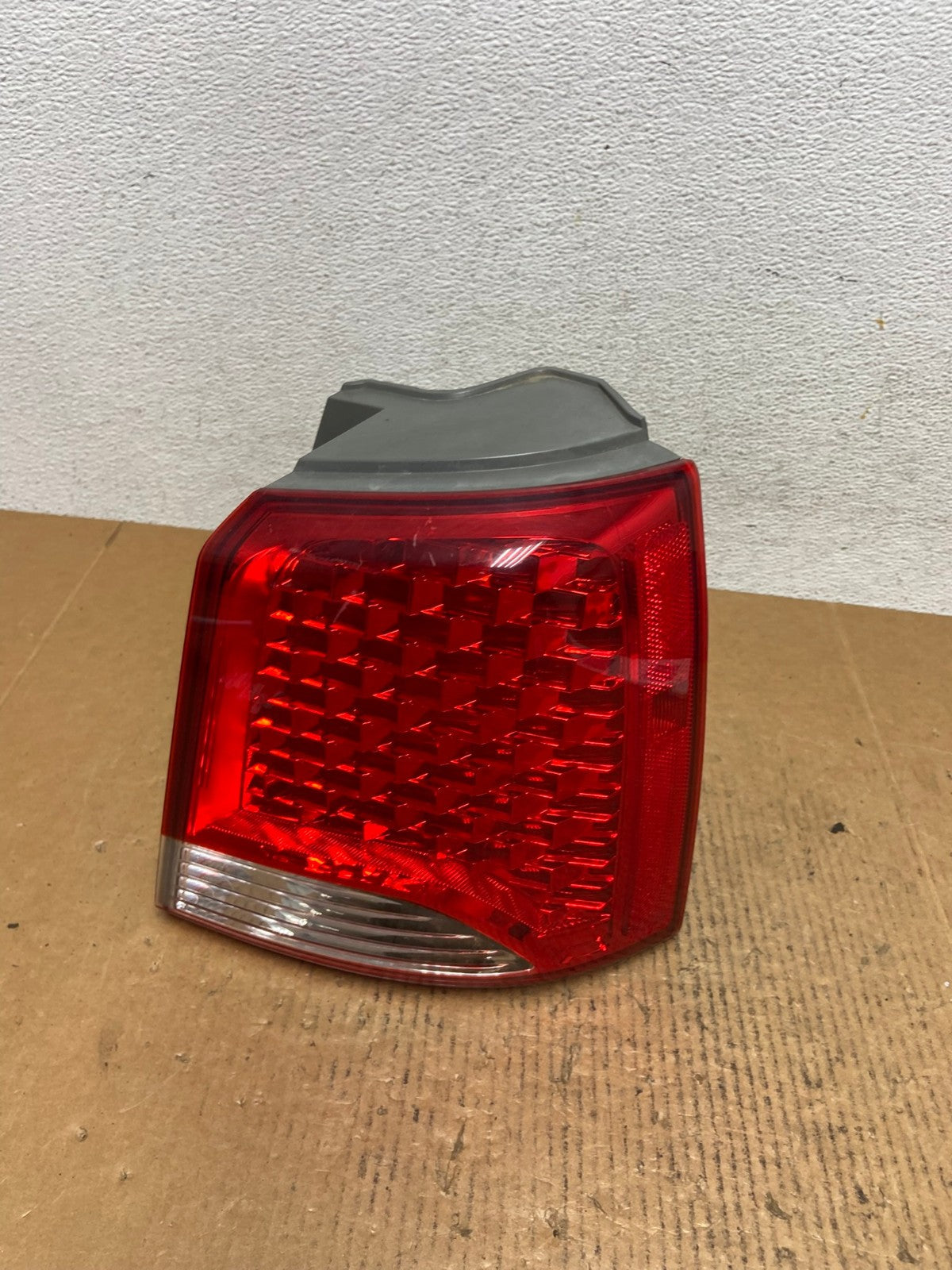 2011 to 2013 Kia Sorento Right Passenger RH Side Tail Light AE0655 LK0