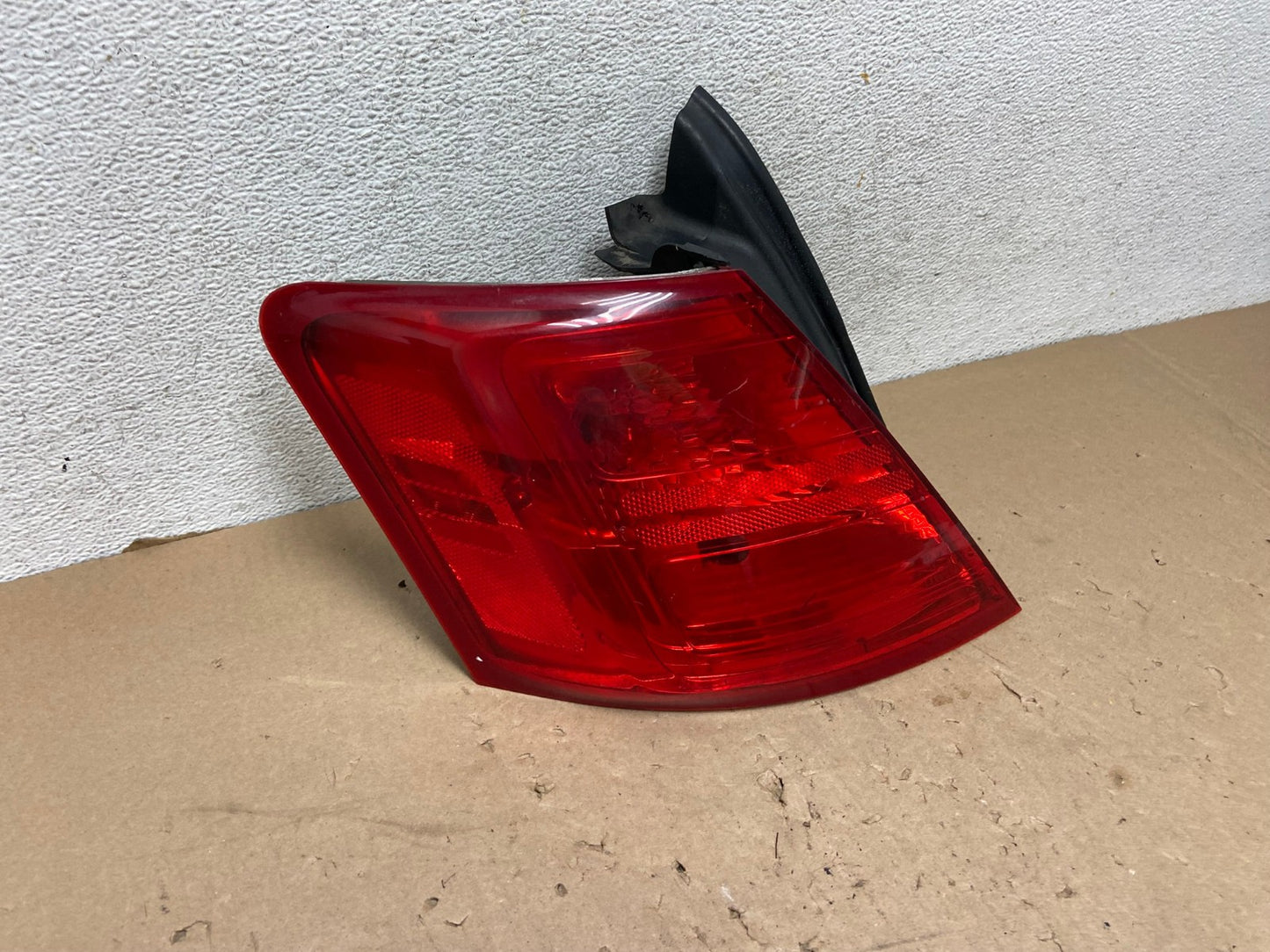 2014 - 2018 Ford Taurus Interceptor Left Driver LH Side Tail Light AG4302 LK2