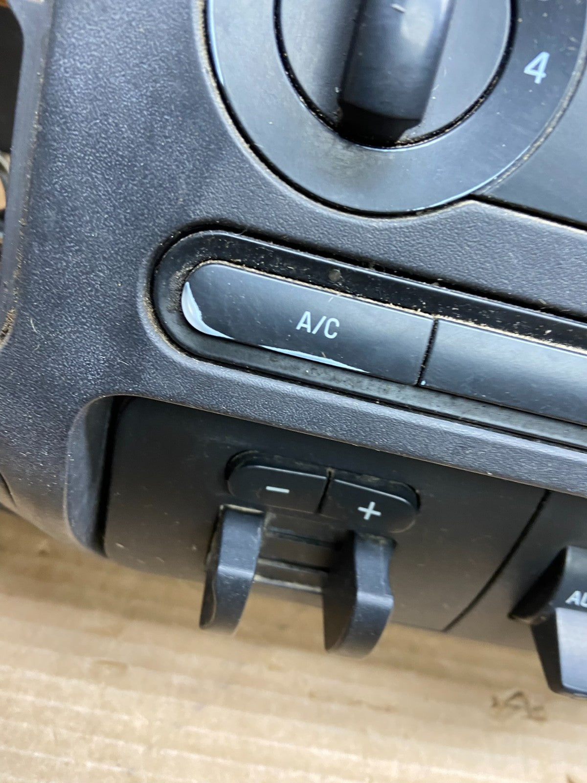 2008-2010 Ford F250 F350 Radio Climate Control Radio Bezel Trim Panel W1687 DG3