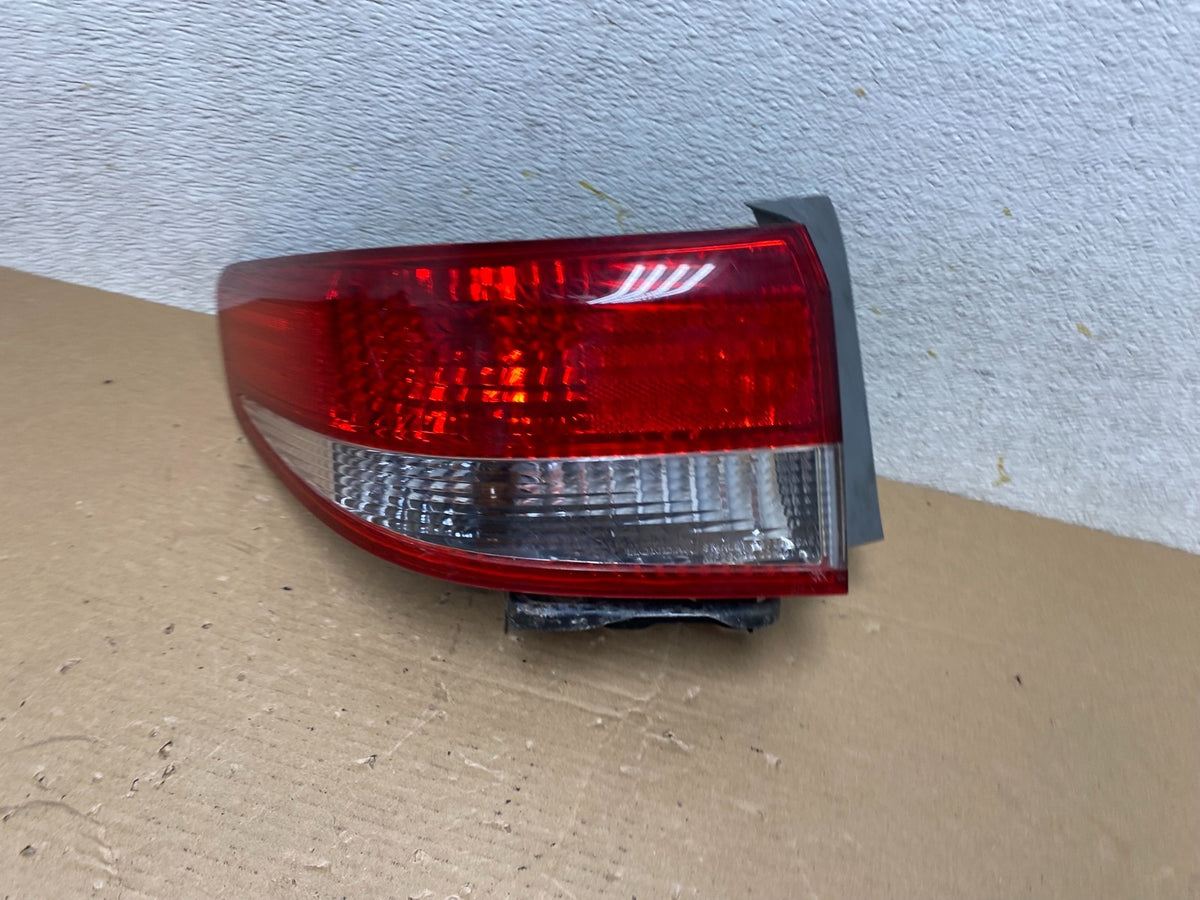 2003 to 2004 Honda Accord Sedan Left Driver Lh Side Tail light R0553 DW1