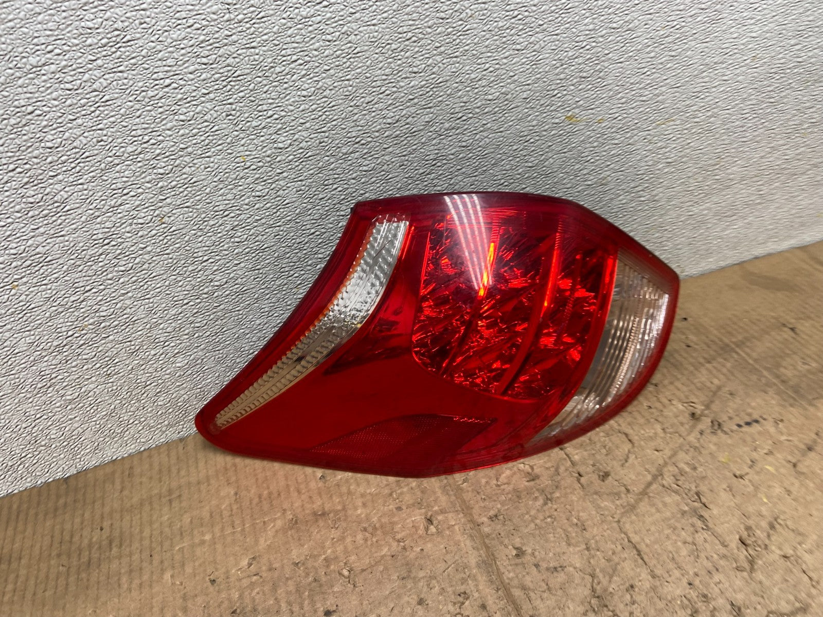 2006 2007 2008 Toyota Rav4 Left Driver LH Side Tail Light OEM AA8383 LK2