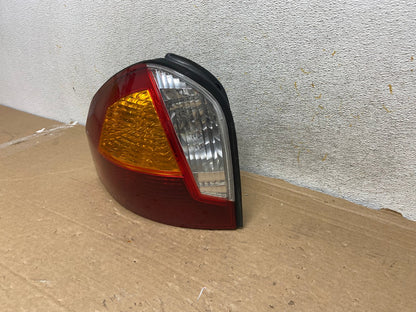 2001 - 2004 Hyundai Santa Fe Left Driver LH Side Tail Light AH8463 LK2