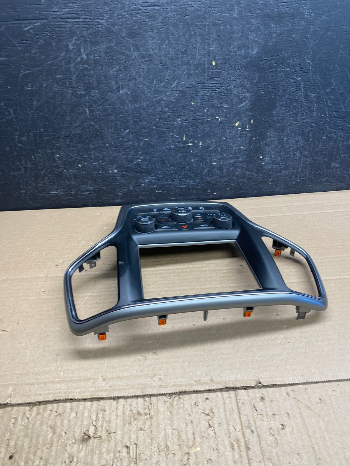 2018 Jeep Grand Cherokee Center Radio Climate Control Bezel Vent AG0103 DG2