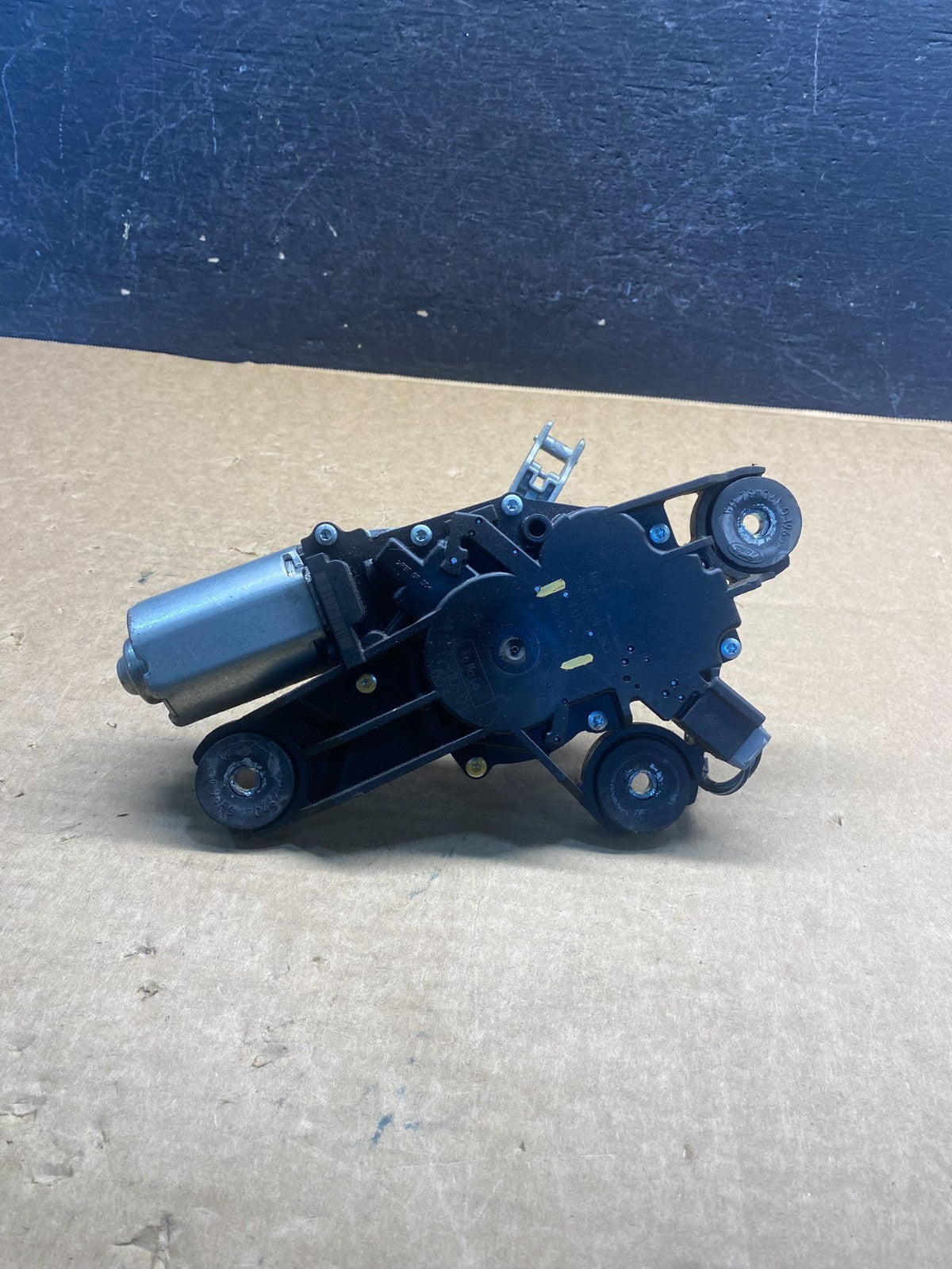 2015 to 2016 Ford Focus Rear Windshield Wiper Motor F1FB-17K441-AA AF6597 DG4