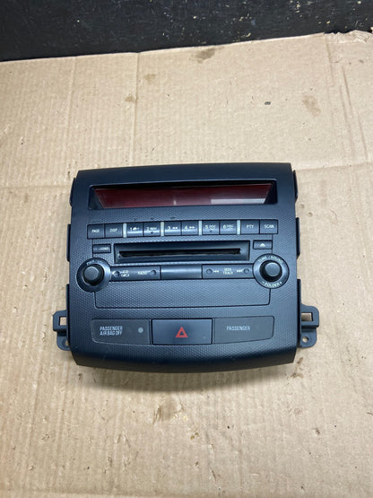 2011 - 2013 Mitsubishi Outlander Dash Radio AM/FM CD Player Y2427 DG0