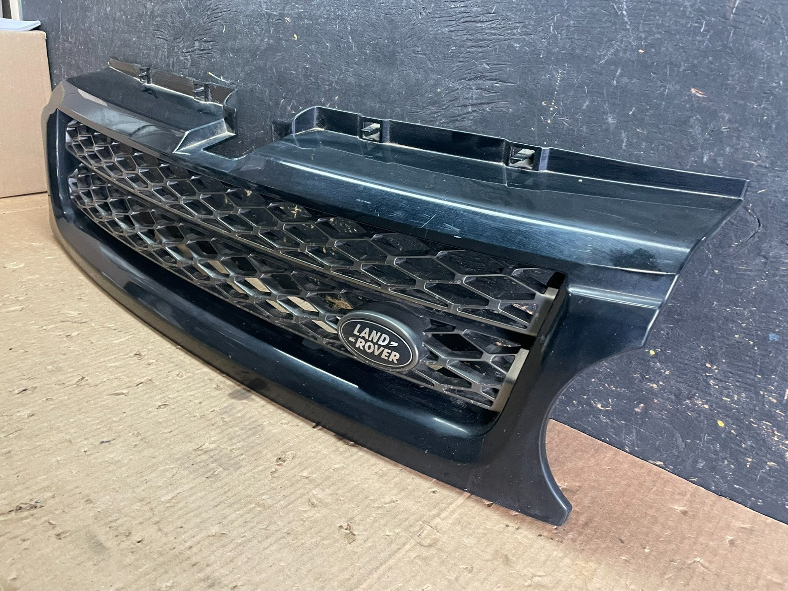 2010 to 2013 Land Rover Range Rover Sport Front Mesh Grille Upper Grill y9846 DG2