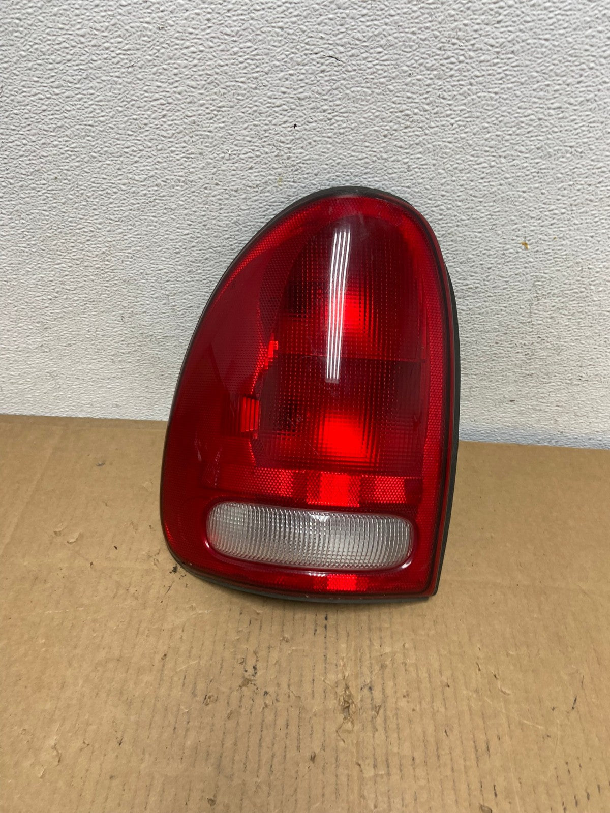 1998 to 2003 Dodge Durango Tail Light Left Driver LH Side AD0866 LK0