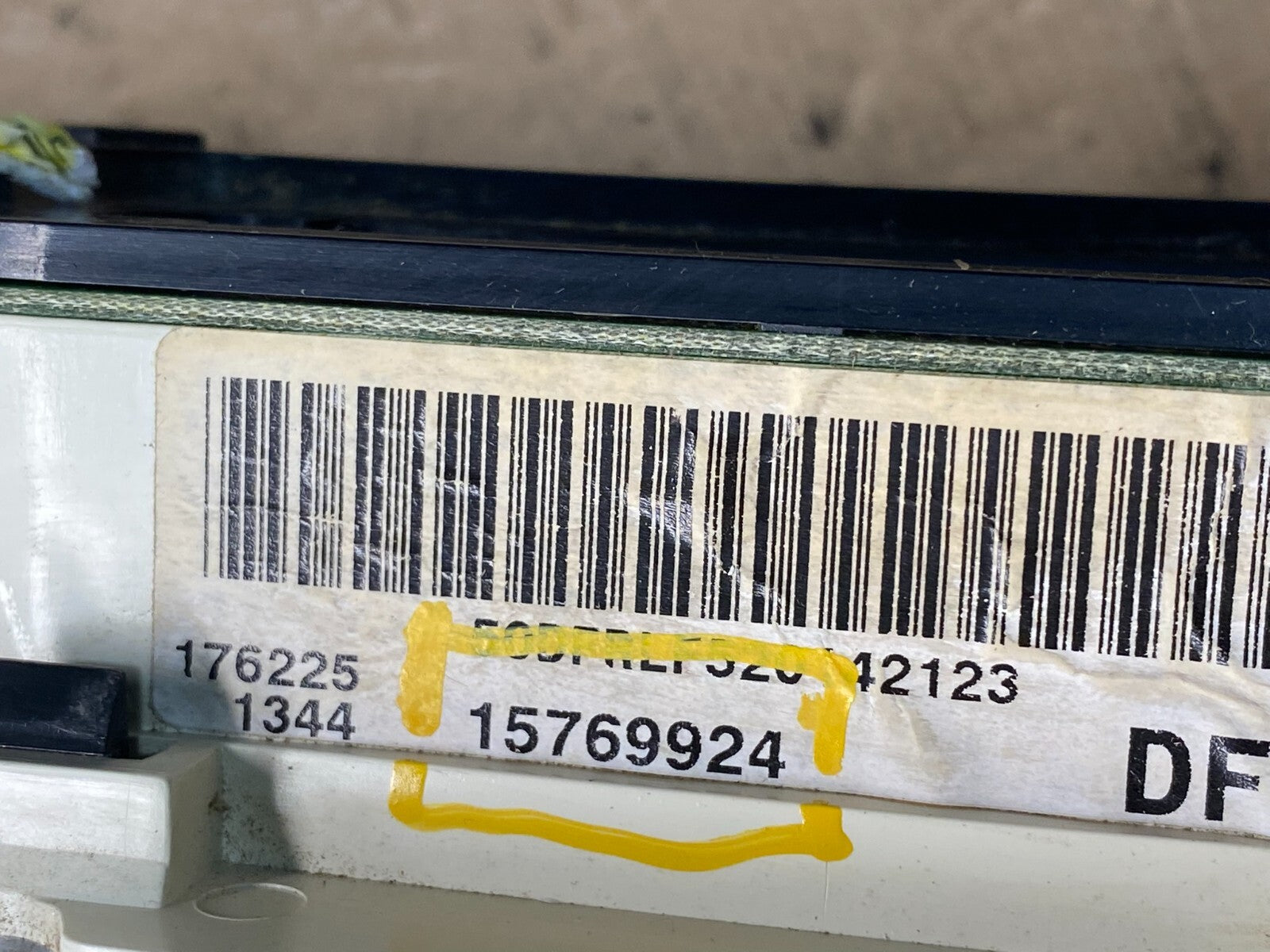 2001 to 2002 Chevrolet Express Speedometer Cluster Gauge N7571 PS6