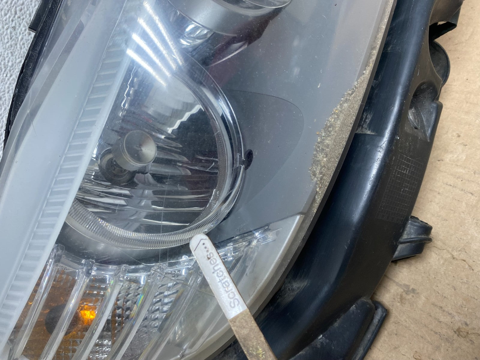 2009-2011 BMW 3 Series 328i 4/D Sedan Headlight Halogen Right Passenger AE72643