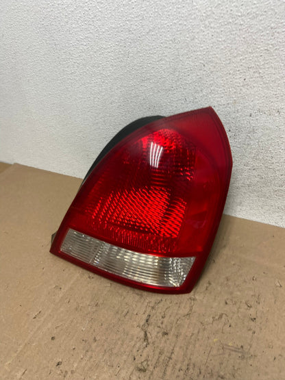 2001 2002 2003 Hyundai Elantra Right Passenger Rh Tail Light AE6587 LK1