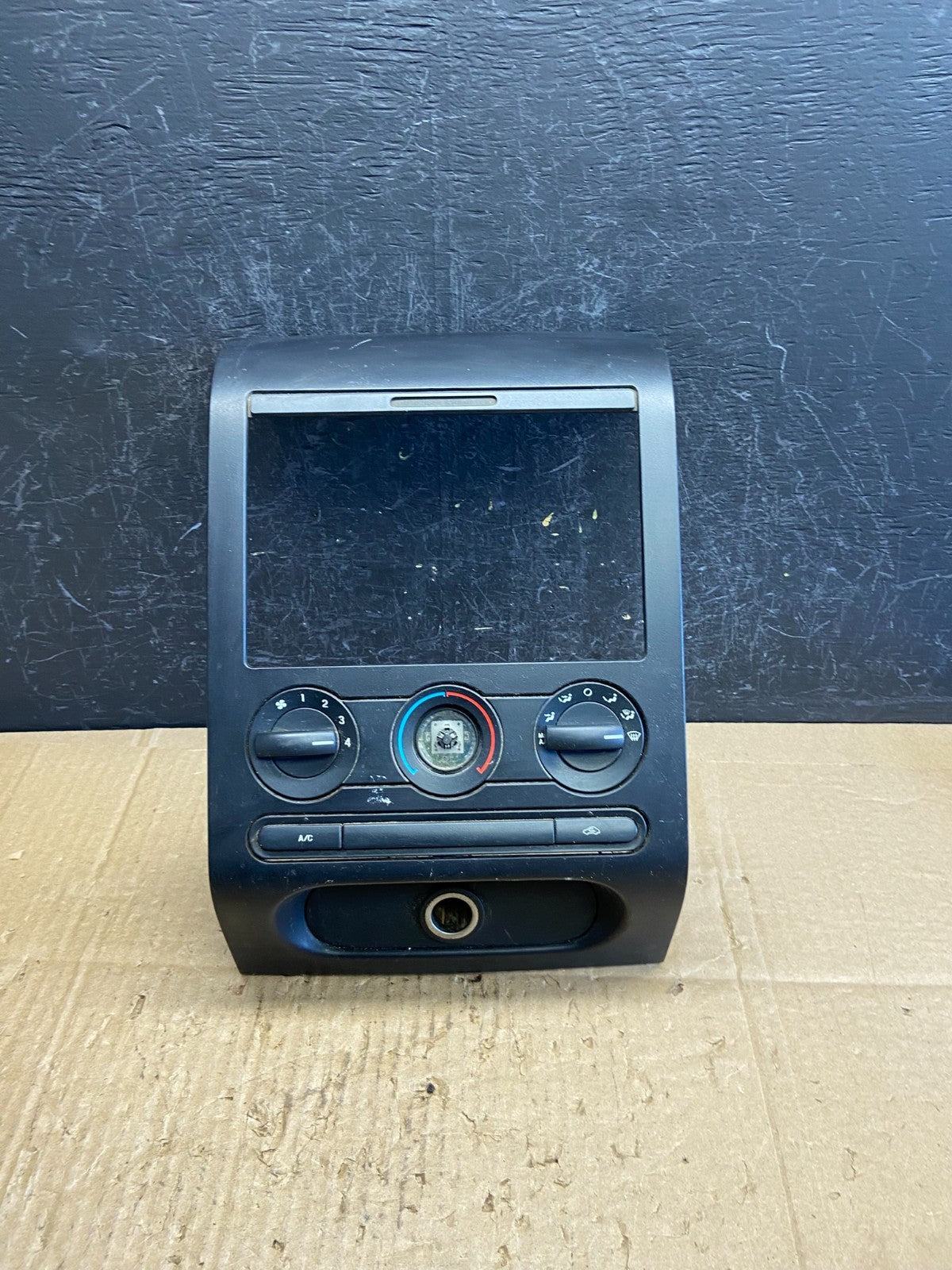 2004 to 2008 Ford F150 Radio Climate Dash Bezel Surround Black AD1975 DG0