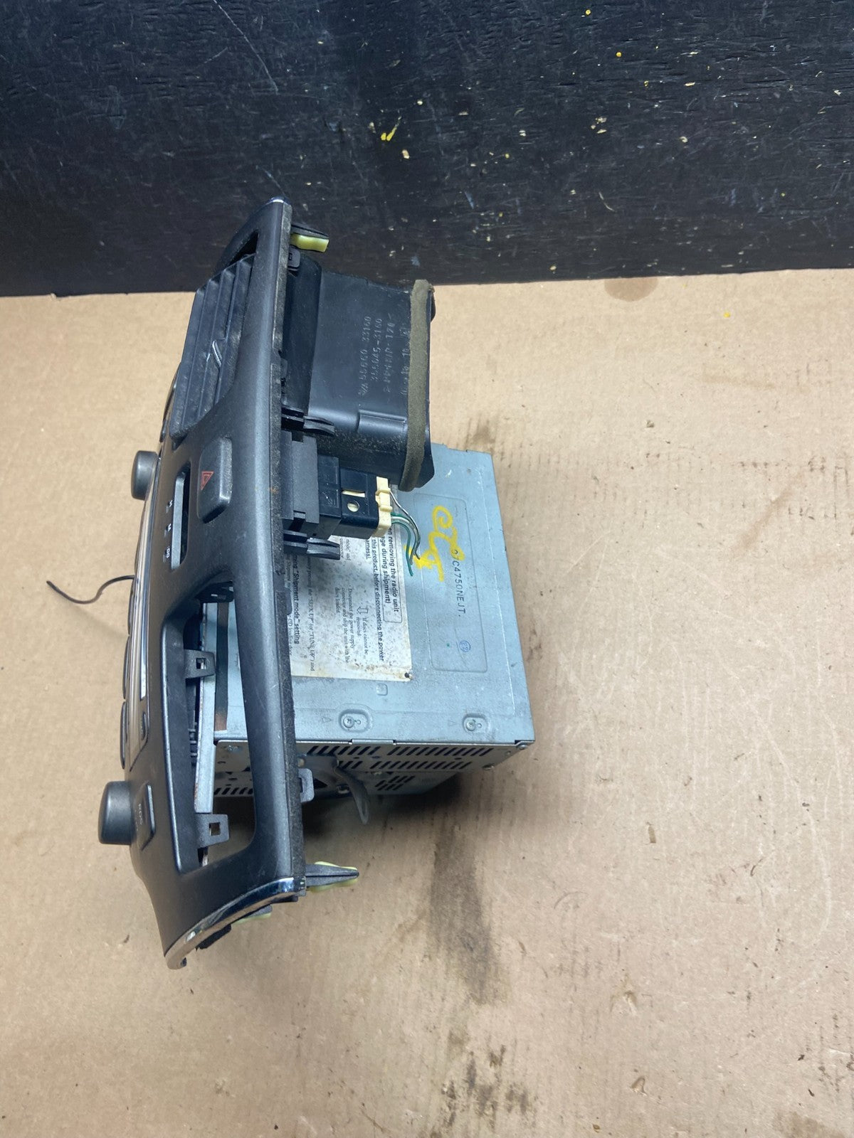 2002-2006 Lexus ES330 Es300 Radio Receiver Tape CD Air Vent Bezel OEM Q7256 DG3
