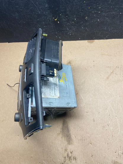 2002-2006 Lexus ES330 Es300 Radio Receiver Tape CD Air Vent Bezel OEM Q7256 DG3