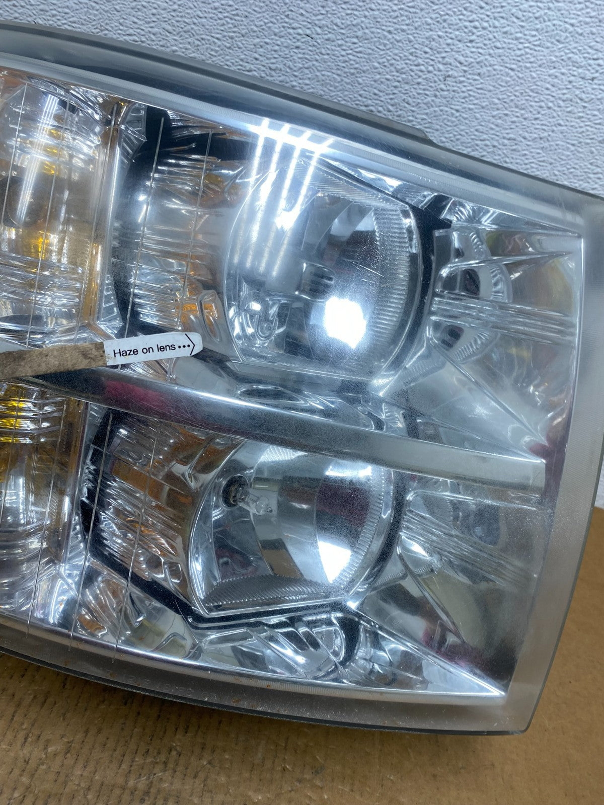 2007 to 2014 Chevrolet Silverado Right Passenger RH Side Headlight AE0688 DW4
