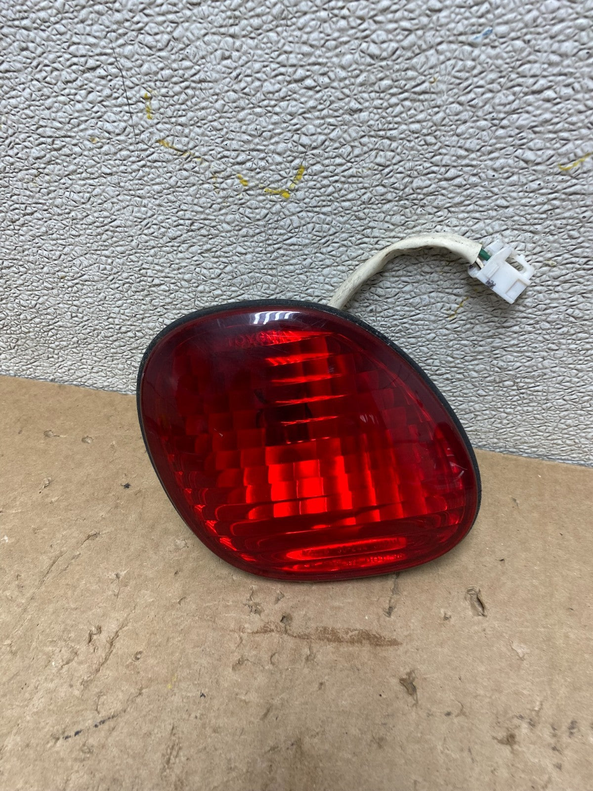 1998 to 2005 Lexus Gs300 Left Driver LH Tail Light X2307 DW0