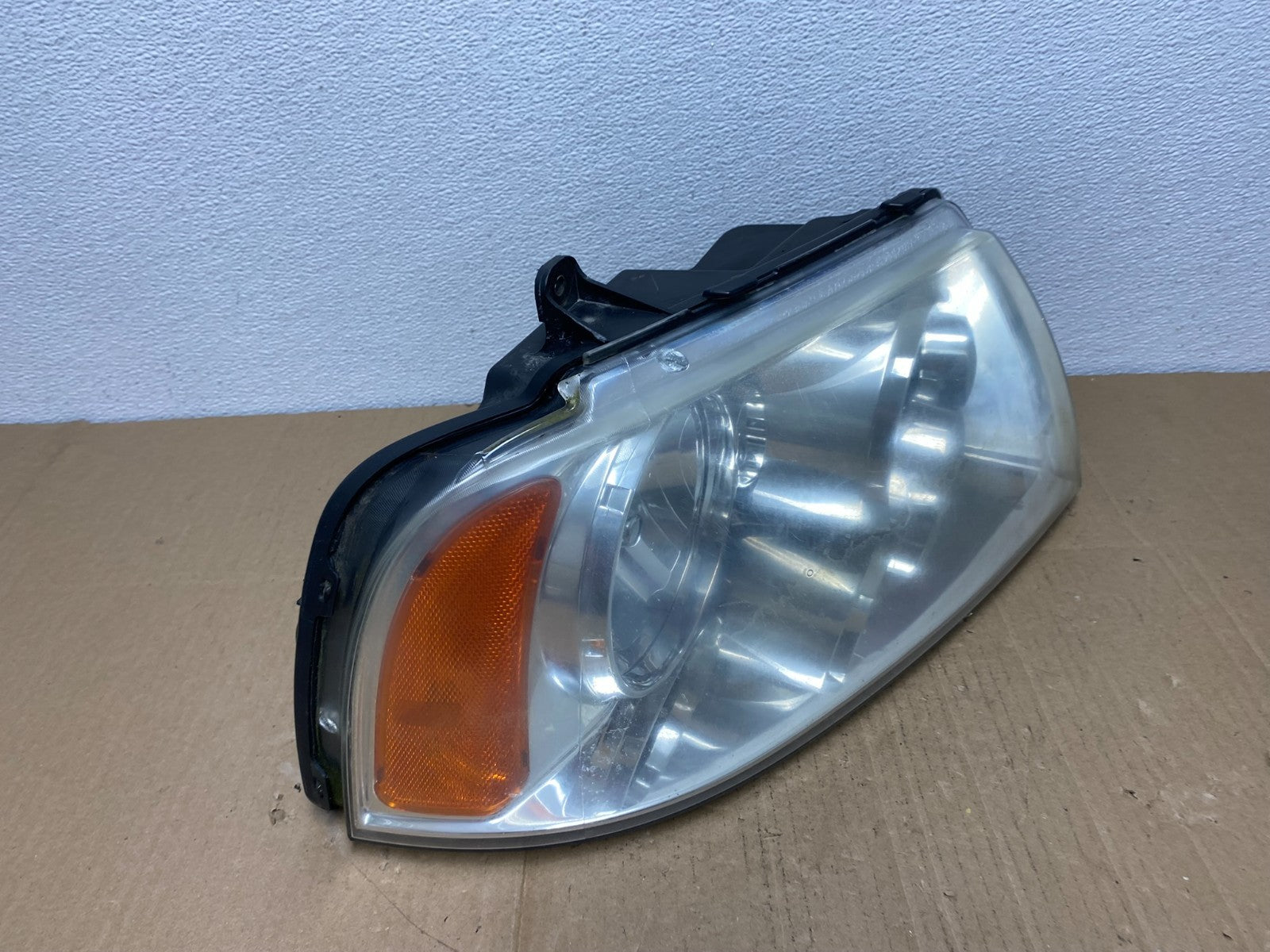 2003 - 2006 Lincoln Navigator Right RH Side Headlight Halogen AB8158 DW2