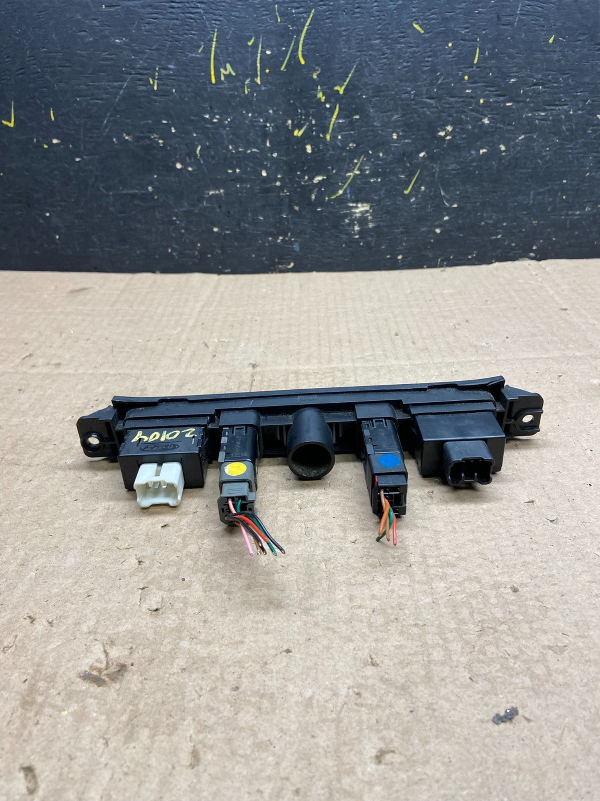2006 - 2012 Kia Sedona Entourage Front Heated Seat Switch ESC OFF z0104 DG3