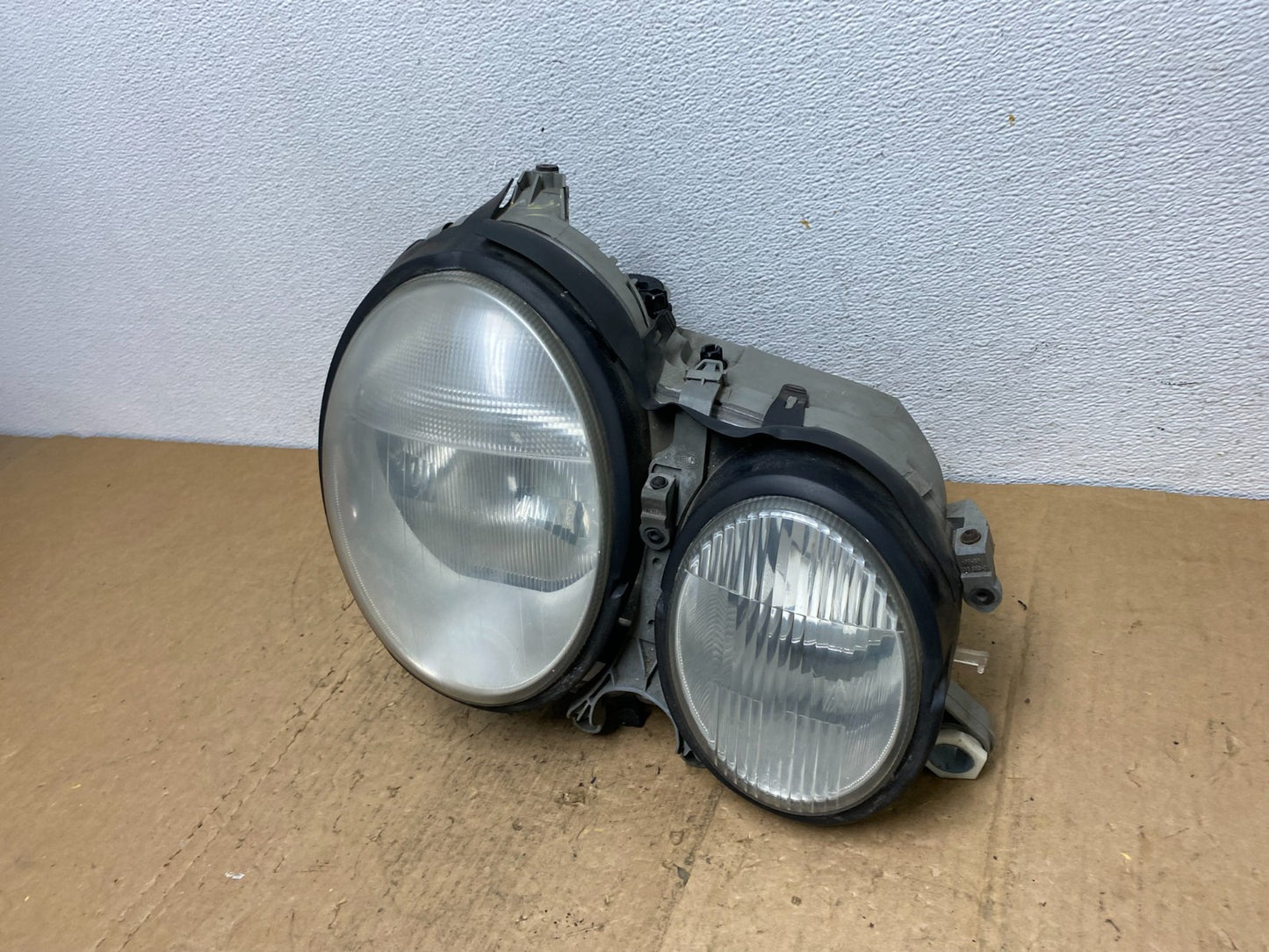 2000-2002 Mercedes E E320 E430 Right Passenger Xenon HID Headlight AD0531 DW1