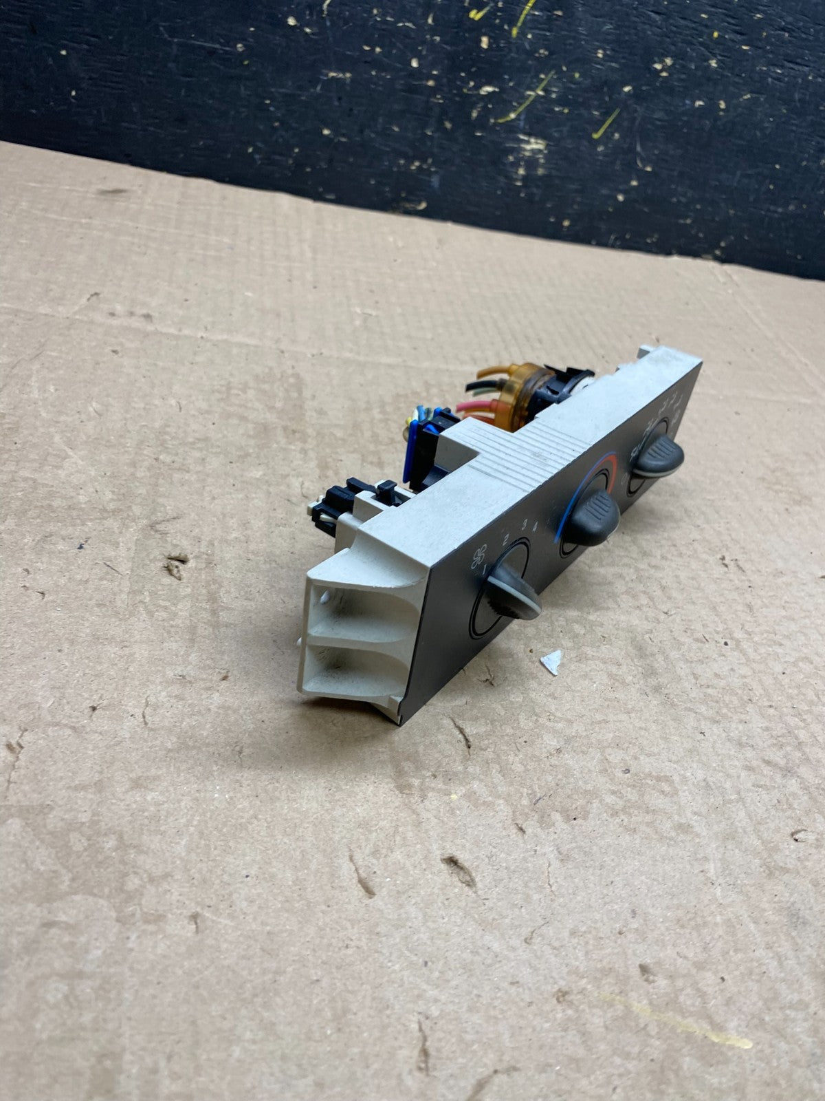 2001 - 2007 GMC Chevrolet Express 1500 Climate Control A/C Z0001 DG1
